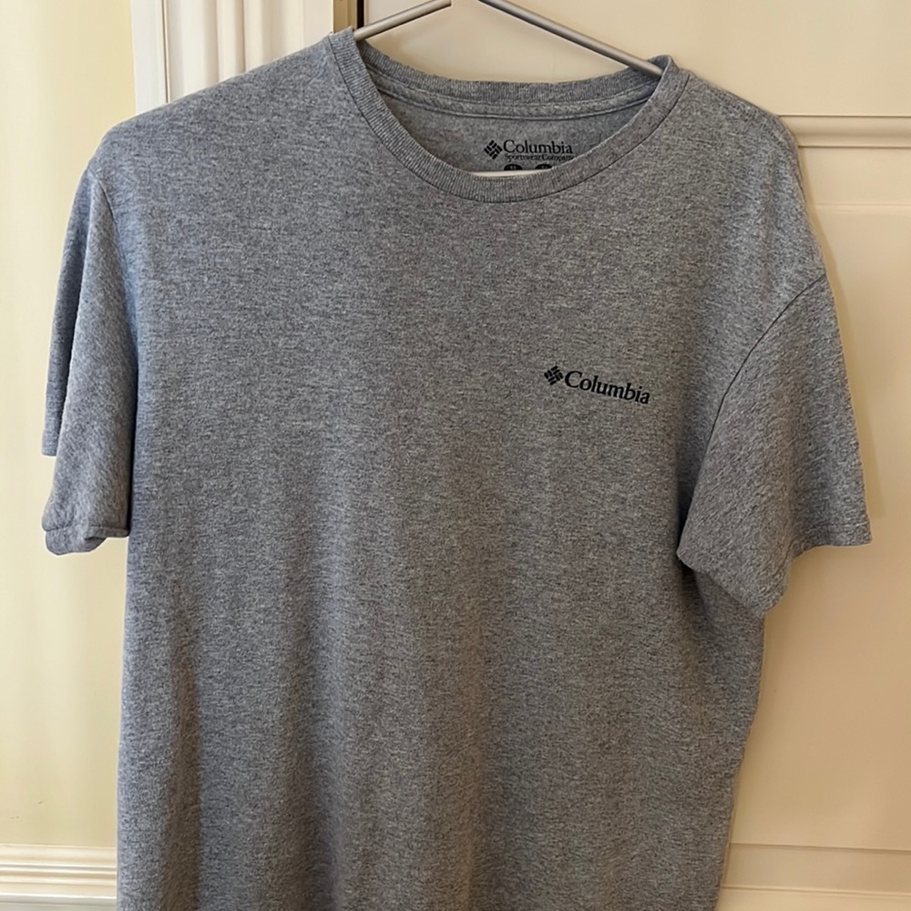 Men’s gray Columbia T-shirt